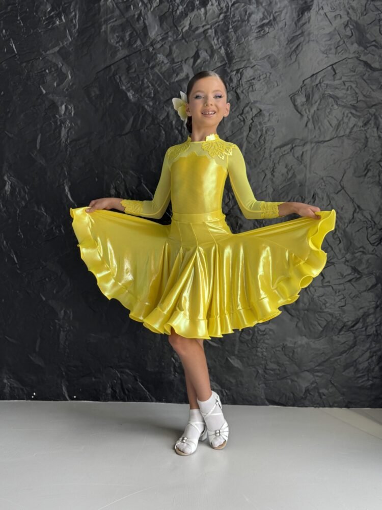 atelier sm dancer pose floral yellow ruffle dress 2025